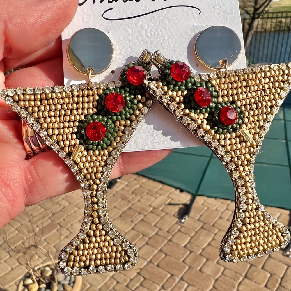 ❤️❤️ANNA & AVA MARTINI GLASSES WITH OLIVES❤️❤️
